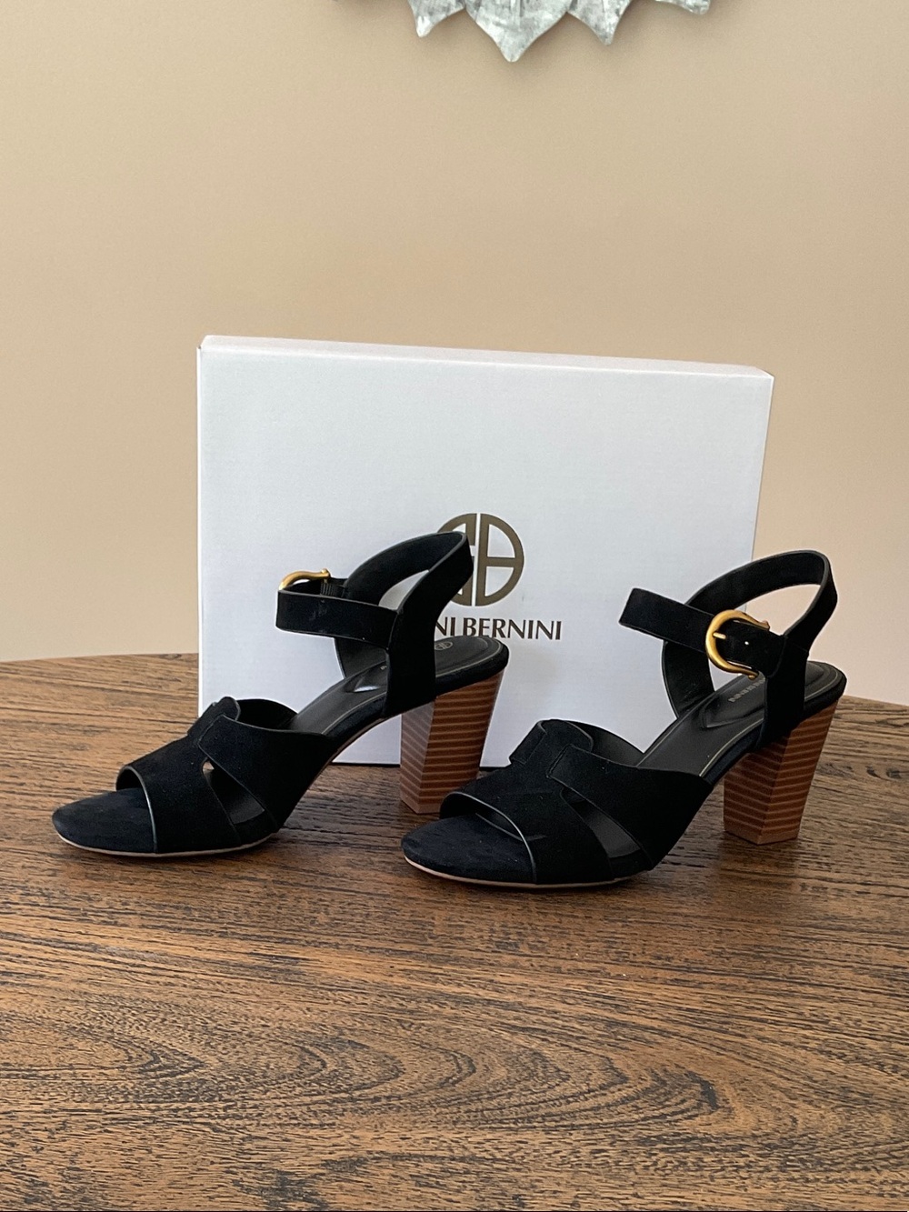 Giani Bernini Black Suede Block Heel Sandals with Gold Buckle - Picture 1 of 1